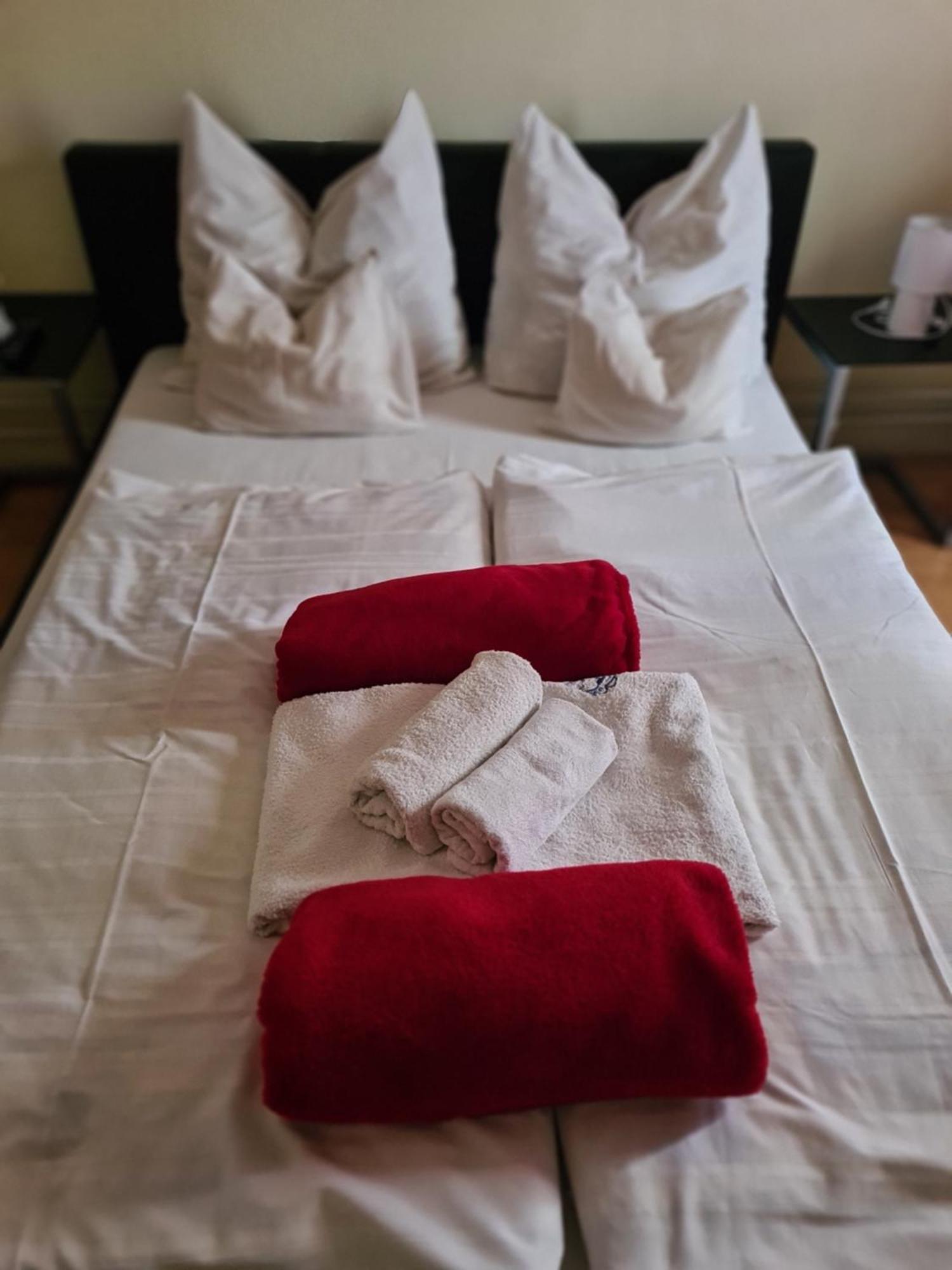 Hotel Oroszlan Szigetvár Eksteriør billede
